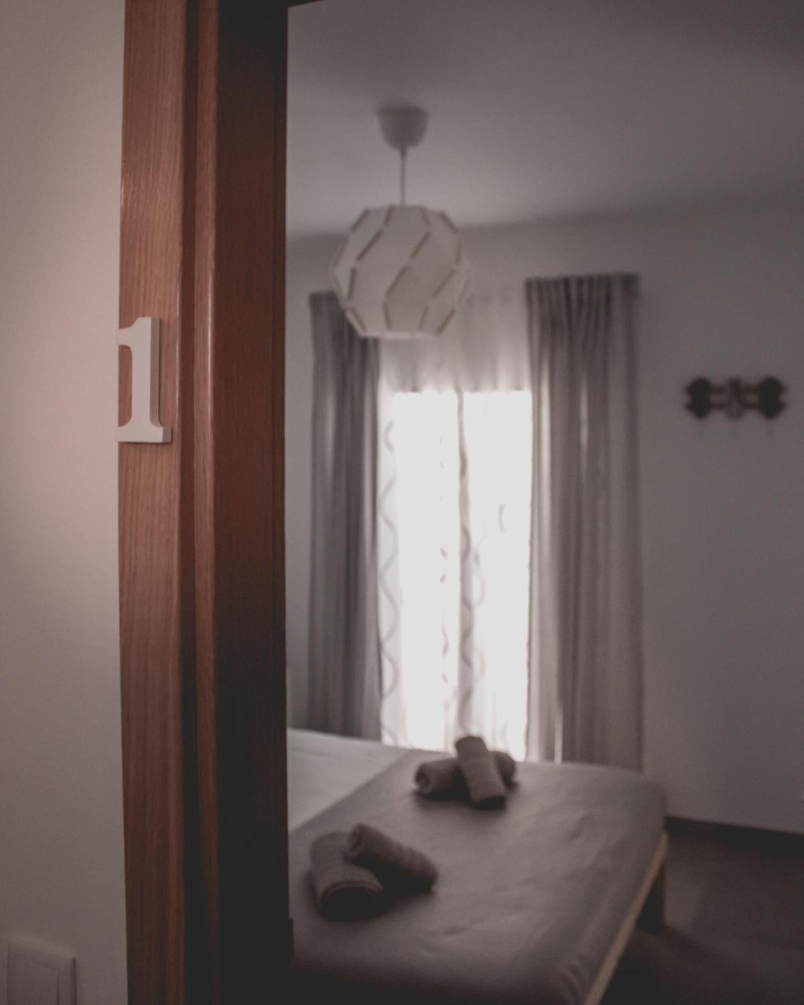 Almas Rooms ลากอส ภายนอก รูปภาพ